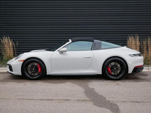 2024 Porsche 911 Targa 4 GTS