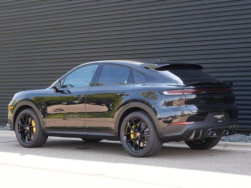 Chromite Black Metallic 2026 Porsche Cayenne Turbo GT