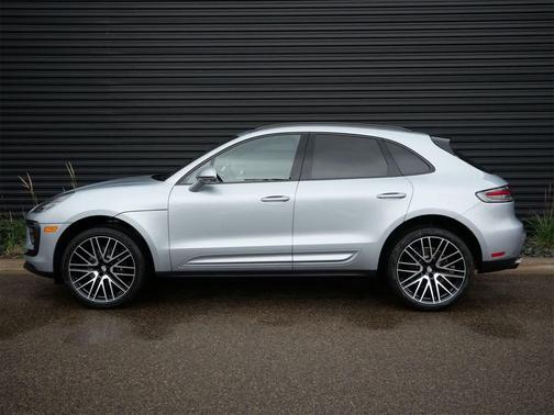 2026 Porsche Macan AWD
