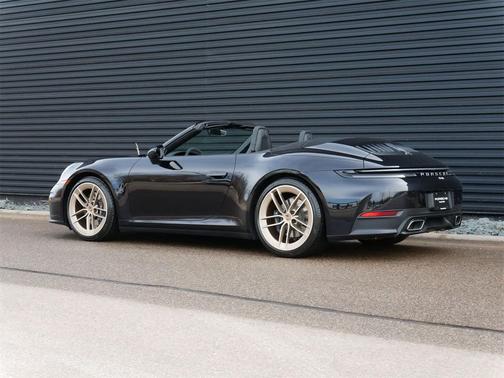 2025 Porsche 911 Carrera