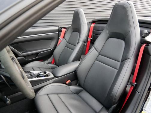 2025 Porsche 911 Carrera