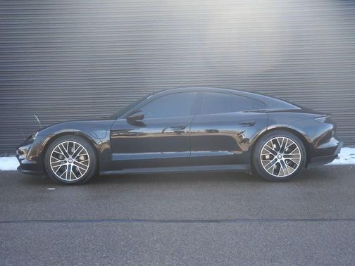 2021 Porsche Taycan 