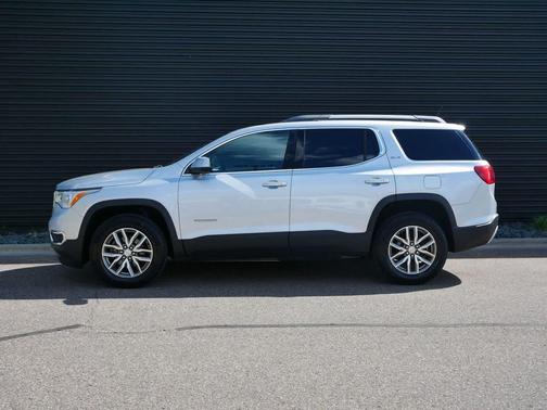 Quicksilver Metallic 2018 GMC Acadia SLE-2