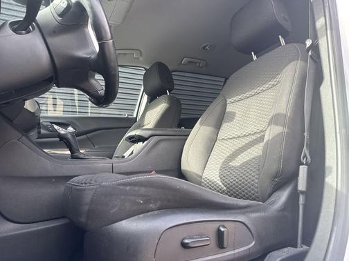 Quicksilver Metallic 2018 GMC Acadia SLE-2