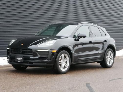 2025 Porsche Macan AWD