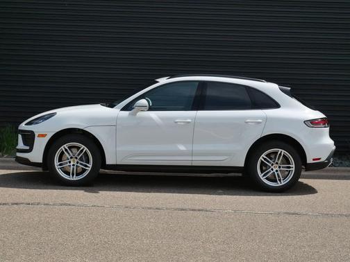 0Q/White 2026 Porsche Macan Macan