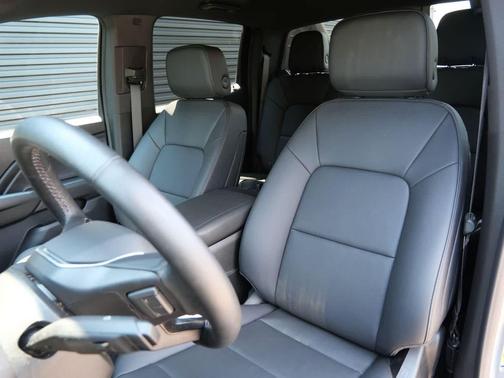 Sterling Gray Metallic 2025 Chevrolet Colorado Trail Boss