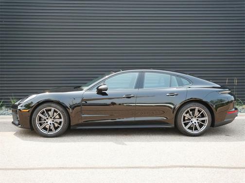 2024 Porsche Panamera 4