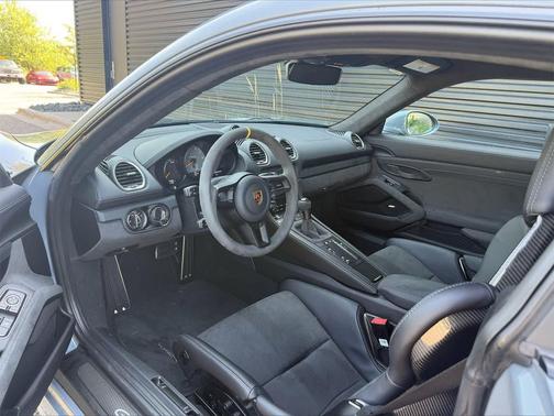 2024 Porsche 718 Cayman GT4 RS