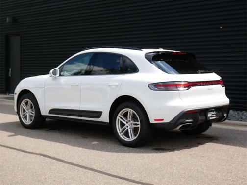 2024 Porsche Macan AWD