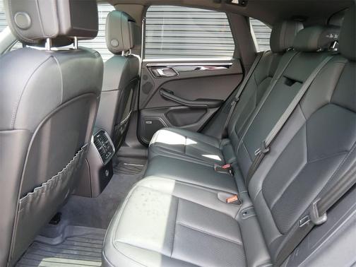 2024 Porsche Macan AWD