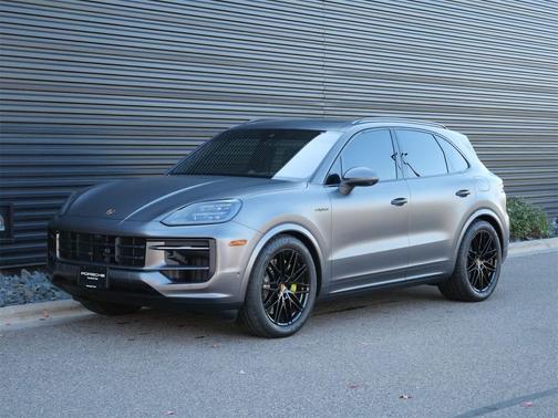 2025 Porsche Cayenne S