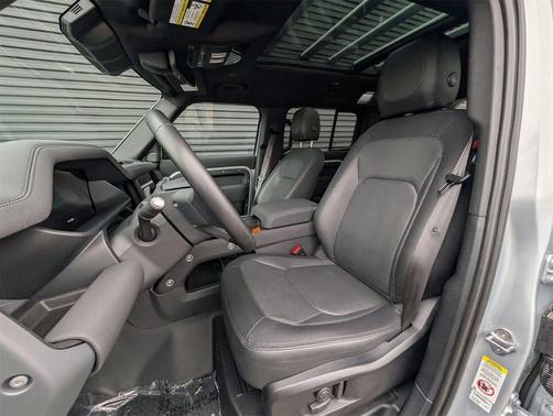 2023 Land Rover Defender 110 X-Dynamic SE