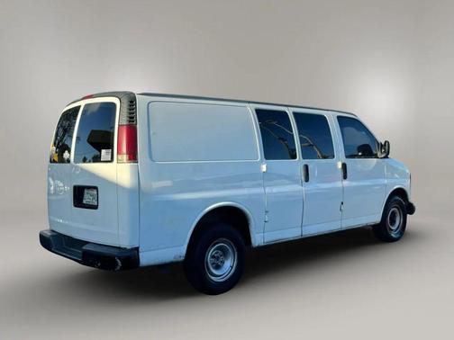 2001 Chevrolet Express 2500 Base