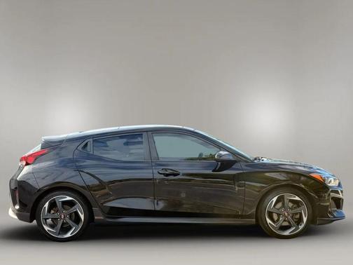 2019 Hyundai Veloster Base