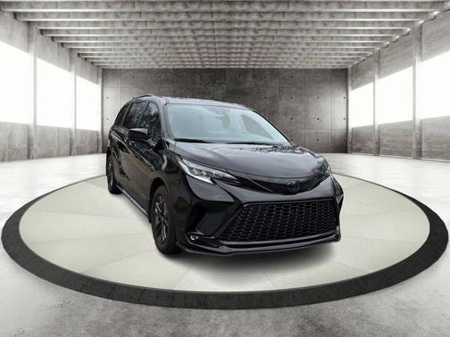 2024 Toyota Sienna XSE 7 Passenger