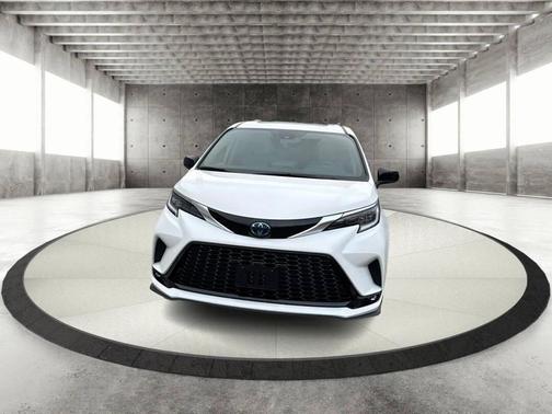 2024 Toyota Sienna XSE 7 Passenger