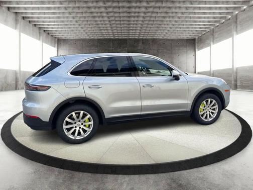 2023 Porsche Cayenne S