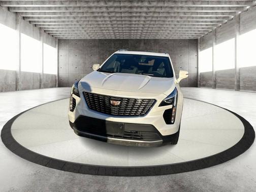 2022 Cadillac XT4 Premium Luxury
