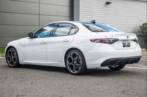 2024 Alfa Romeo Giulia Veloce AWD