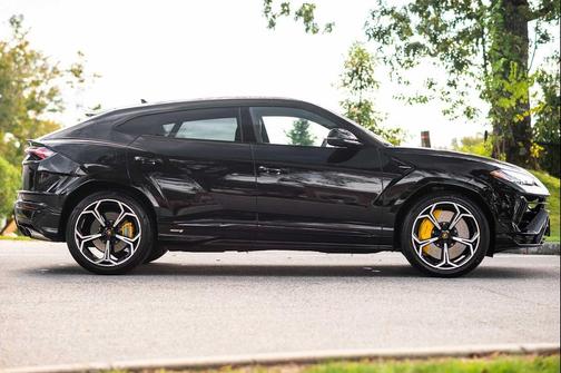 2023 Lamborghini Urus S