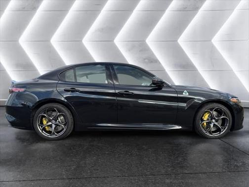 2024 Alfa Romeo Giulia Quadrifoglio