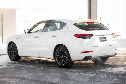 2024 Maserati Levante GT Ultima