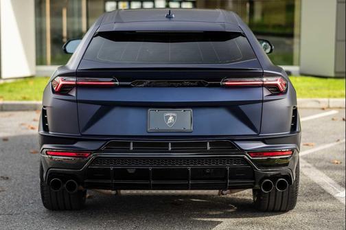 2023 Lamborghini Urus S