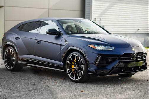 2023 Lamborghini Urus S