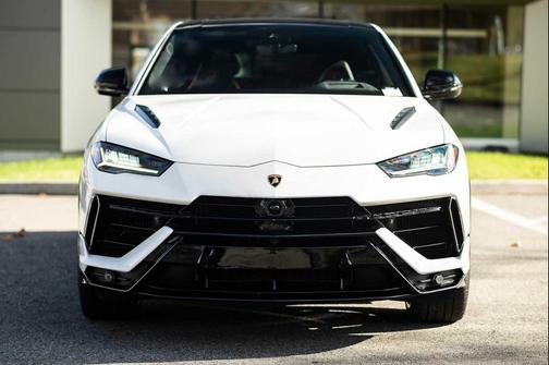 2023 Lamborghini Urus S