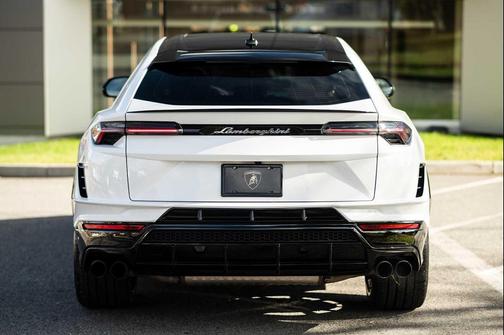 2023 Lamborghini Urus S