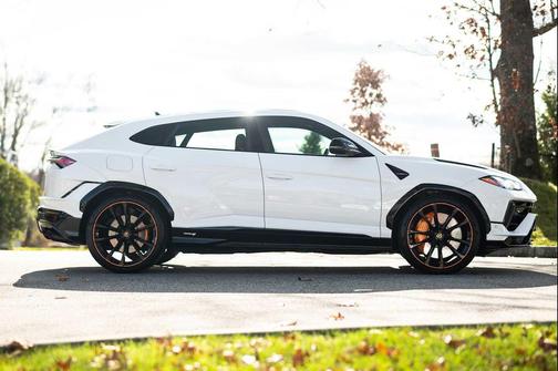2023 Lamborghini Urus S