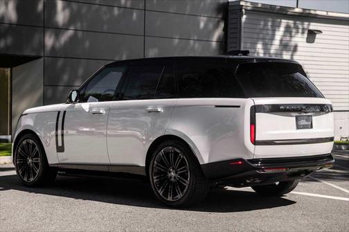 2024 Land Rover Range Rover P530 SE