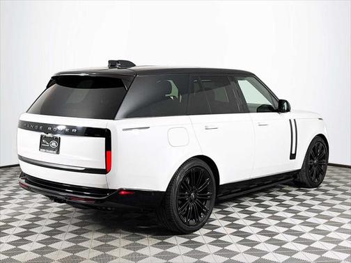 2024 Land Rover Range Rover P530 SE