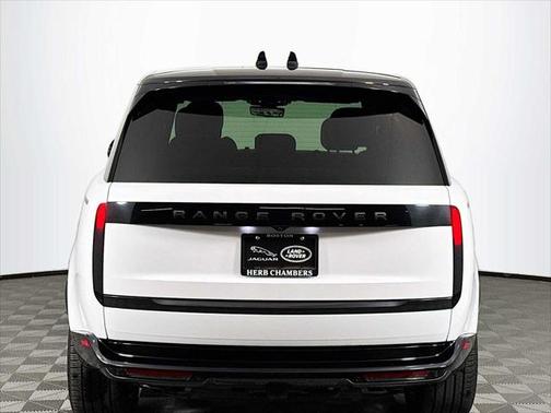 2024 Land Rover Range Rover P530 SE