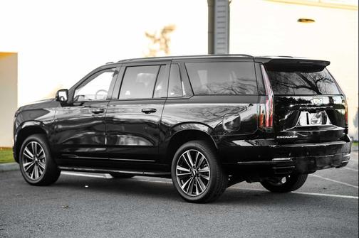 2025 Cadillac Escalade ESV Sport