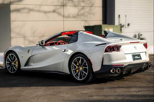 2021 Ferrari 812 GTS 