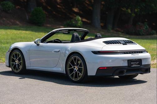 2025 Porsche 911 Carrera