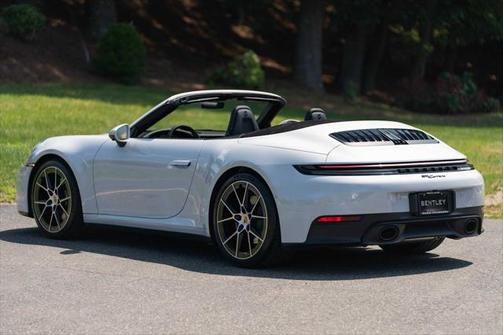 2025 Porsche 911 Carrera