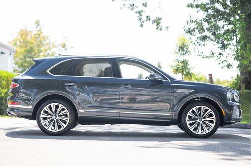 2025 Bentley Bentayga V8