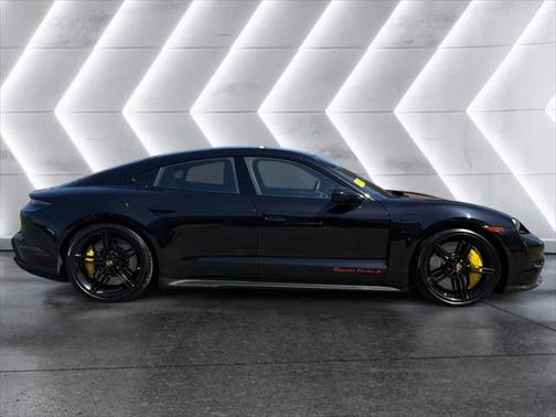 2022 Porsche Taycan Turbo S