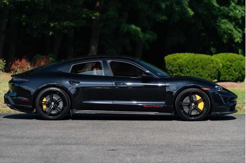 2022 Porsche Taycan Turbo S