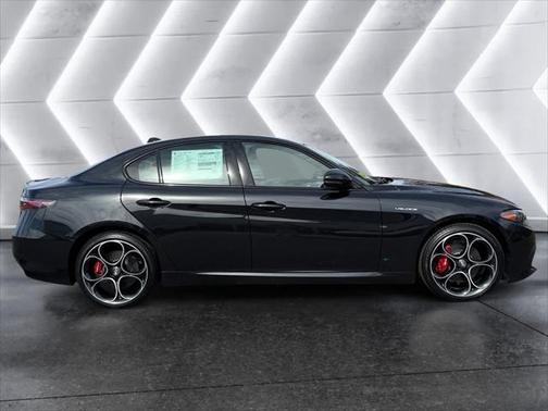2024 Alfa Romeo Giulia Veloce AWD