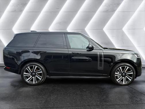 2023 Land Rover Range Rover P530 SE