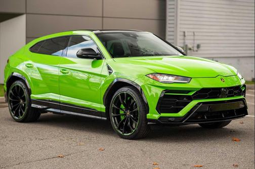 2021 Lamborghini Urus Pearl Capsule