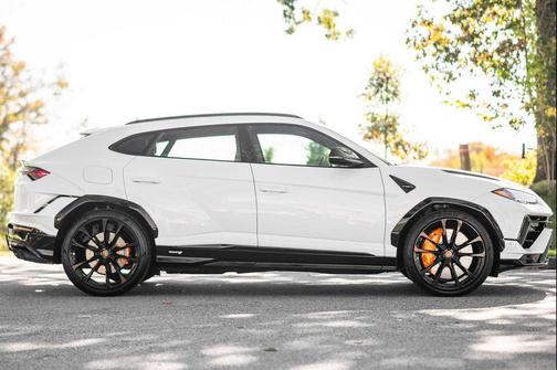 2024 Lamborghini Urus S