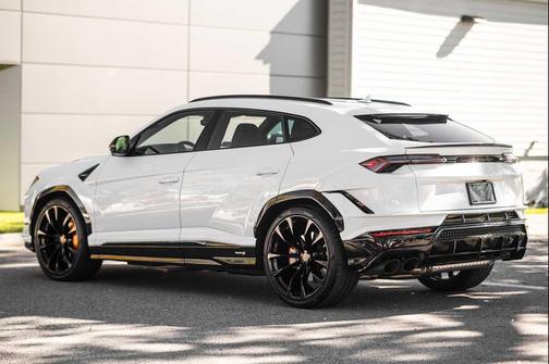2024 Lamborghini Urus S