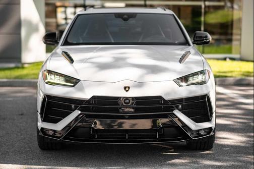 2024 Lamborghini Urus S