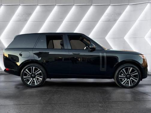 2023 Land Rover Range Rover P530 SE