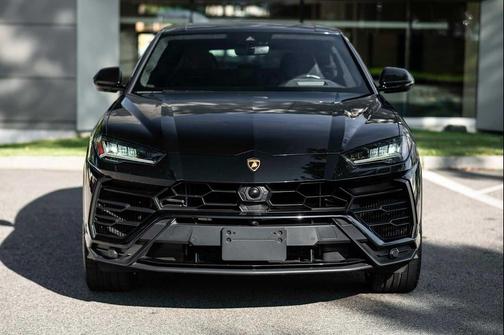 2020 Lamborghini Urus 